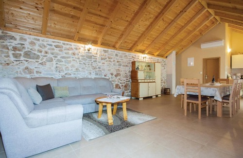 Gradina Casa | Preciosa casa en Lozovac con WiFi
