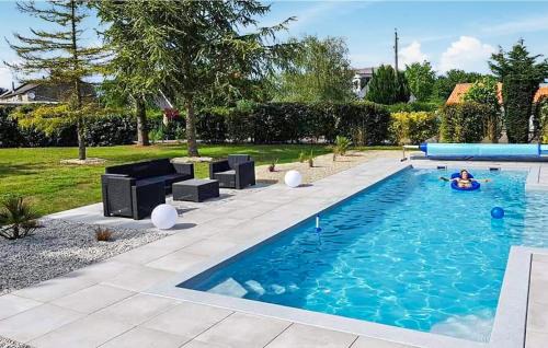 Montreuil-Bellay Casa | Lovely Home In Montreuil Bellay