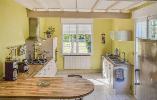 Montreuil-Bellay Casa | Lovely Home In Montreuil Bellay