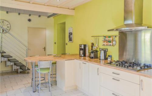 Montreuil-Bellay Casa | Lovely Home In Montreuil Bellay