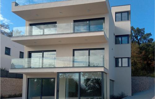 Opric Casa | Lovely Home In Opric With Wifi