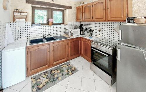 Paulin Casa | Lovely Home In Paulin With Kitchen