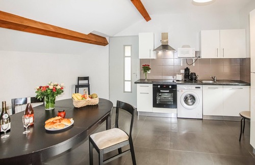 Privas Casa | Lovely home in Privas with sauna