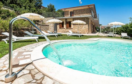Rutino Casa | Lovely Home In Rutino With Kitchen