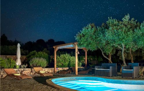 Cove Basina (Jelsa) Casa | Lovely Home In Stari Grad