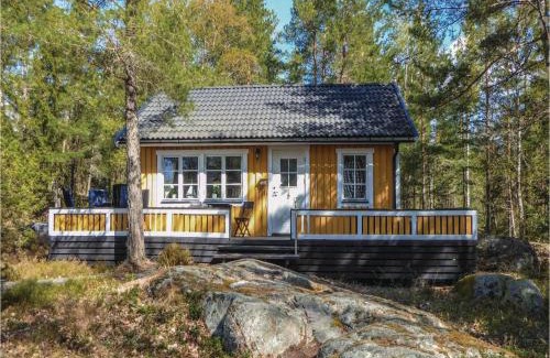 Storgardet-Tallasen-Tostero Casa | Lovely Home In Strängnäs With Kitchen