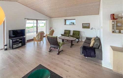 Sunds Casa | Lovely Home In Sunds With House Sea View