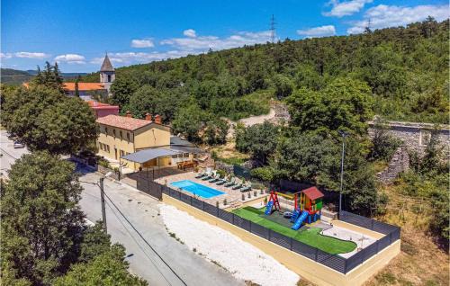 Susnjevica Casa | Lovely Home In Susnjevica With Kitchen