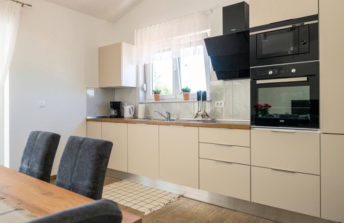 Brgod Casa | Preciosa casa en Trget con WiFi
