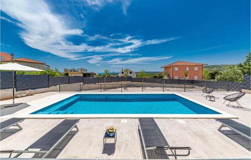 Plano Casa | Lovely Home In Trogir With Kitchen