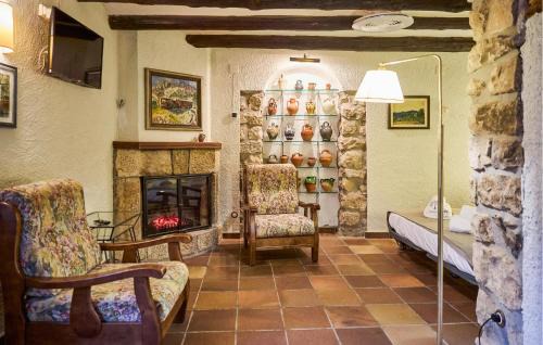 El Vilosell Casa | Lovely Home In Vilosell With Wifi