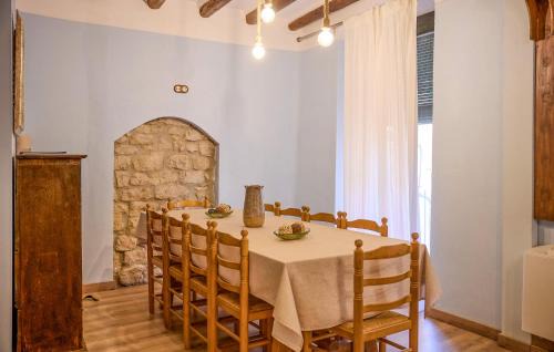 El Vilosell Casa | Lovely Home In Vilosell With Wifi