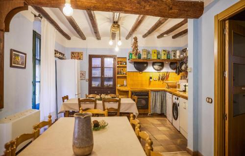 El Vilosell Casa | Lovely Home In Vilosell With Wifi