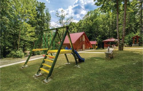 Presika Casa | Lovely Home In Vrbovsko With Kitchen