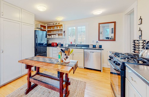 Rockingham Casa | Lovely home on 40 acres near orchards, fishing, trails w/firepit & wood stove