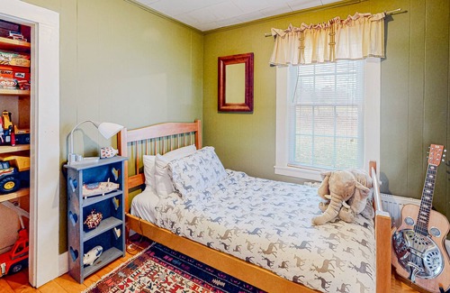 Rockingham Casa | Lovely home on 40 acres near orchards, fishing, trails w/firepit & wood stove