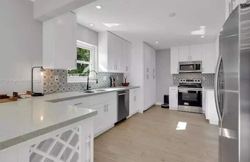 Boca Raton Casa | Lovely home with heated Pool a mile from the beach