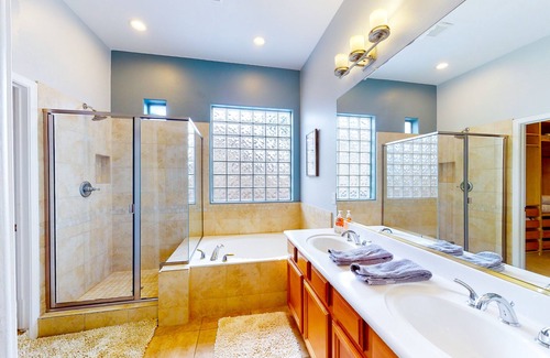 Chandler Casa | Lovely home with pool, enclosed yard, central AC, & washer/dryer