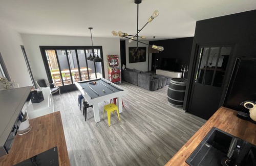 Martignas-Sur-Jalle Casa | Lovely house with whirlpool bath and Jacuzzi