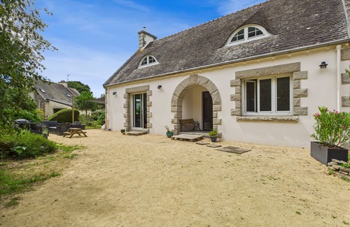 Fouesnant Chalet De Esquí | Lovely house for 6 – Large garden and barbecue