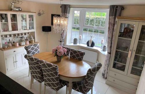 Cow Honeybourne Casa | Lovely house, Honeybourne, edge of Cotswolds