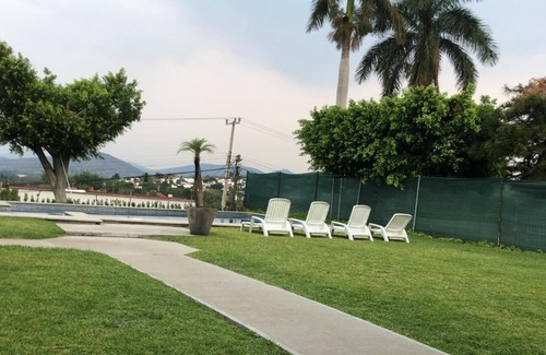 Xochitepec Casa | Encantadora casa con jardín privado y piscina cerca de Cuernavaca en Xochitepec Morelos