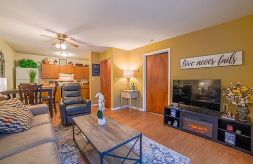 Walloon Lake Apartamento | Lovely in Walloon Village