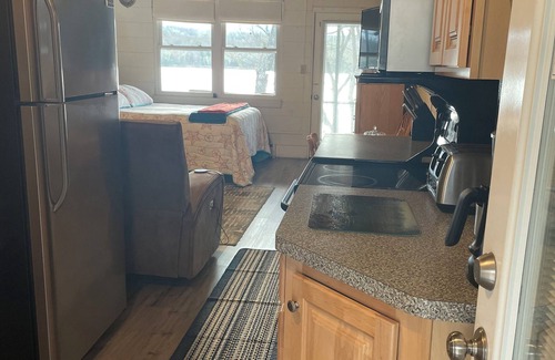 Laconia Apartamento | Lovely Lakefront Studio Condo