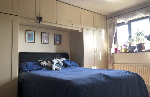 Cray Valley East Casa | Lovely large house in town