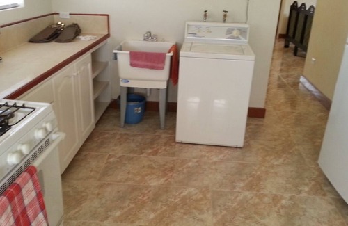 Long Bay Apartamento | Lovely large one bedroom near Crane Beach-