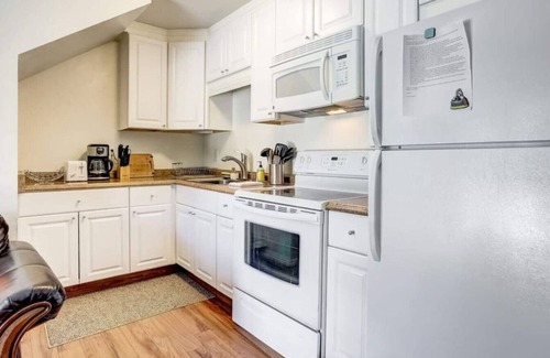 Tahoe Village Apartamento | Lovely Loft w/ Views | Walk to Heavenly | Sleeps 4