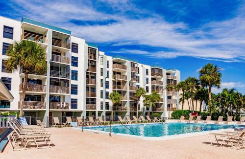 Marco Island Apartamento | Lovely Marco Island Condo with Private Bay View