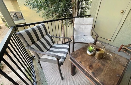 Alhambra Apartamento | Lovely Melrose Condo near GCU&DT