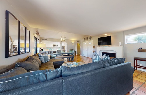 Bermuda Dunes Casa | Lovely midcentury home with private pool and outdoor kitchen - dogs welcome