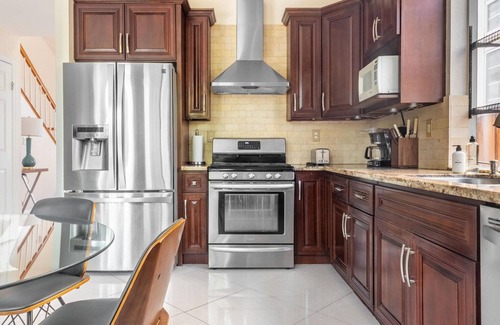 Milpitas Casa | Lovely Milpitas 4BR w/ Backyard, nr Mall & Groceries, by Blueground