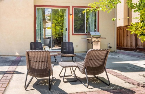 Milpitas Casa | Lovely Milpitas 4BR w/ Backyard, nr Mall & Groceries, by Blueground