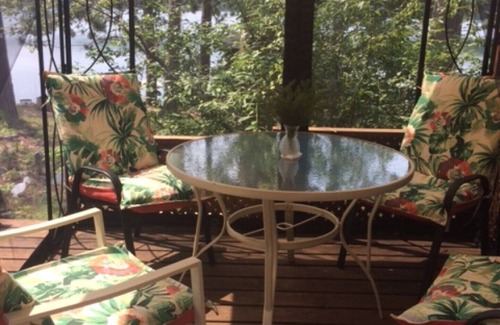 Hastings Highlands Cabaña | Preciosa Mink Lake Cottage con Sandy Beach Costa