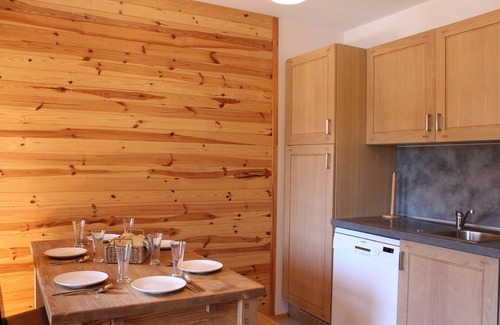 La Roche Apartamento | Precioso apartamento moderno, 52m², bien equipado, espacioso + garaje. Verano Invierno