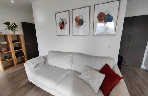 Poplar Condominio | Lovely & Modern 2 bed very close to Canary Wharf