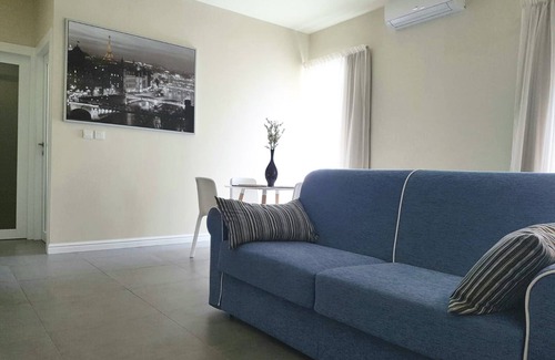 Madliena Apartamento | Lovely, Modern Apt 1 min from the sea front