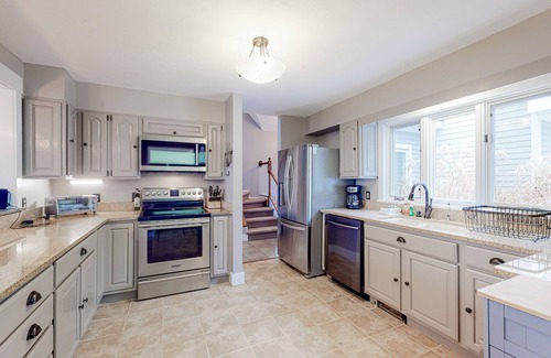 Campton Casa | Lovely mountain retreat with amazing views, game room, firepit, & woodstove