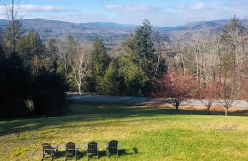 Campton Casa | Lovely mountain retreat with amazing views, game room, firepit, & woodstove