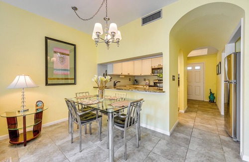 Central Naples Condominio | Lovely Naples Vacation Rental w/ Shared Pools!