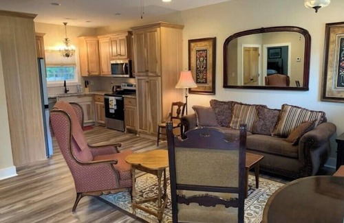Aiken Casa | Lovely New Cottage on Horse Farm
