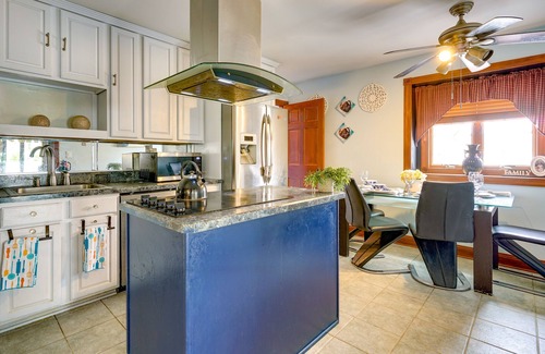 Ocean Gate Casa | Lovely Ocean Gate Home < 1 Mi to Beach!