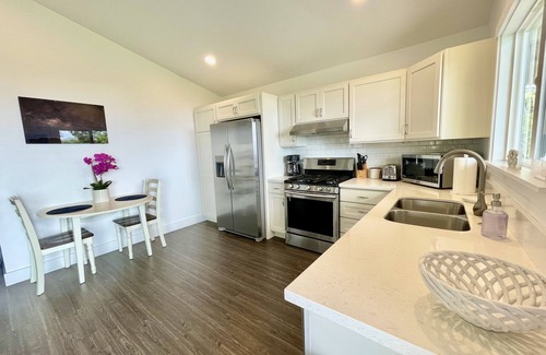 Holualoa Cabaña | Lovely Ocean View Orchard House above Kona