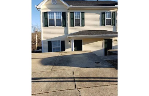 Northeast Raleigh Casa | Lovely open floor plan on golf course