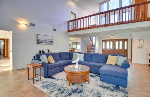 Palm Harbor Casa | Lovely Palm Coast Retreat with Outdoor Kitchen