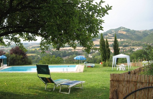 Cagli Apartamento | lovely panorama, pool and valley view, equipped with kitchenette.