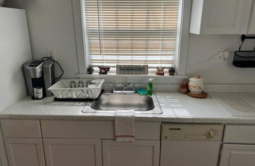 Surfside Historic District Cabaña | Lovely/Private 2-Bdrm Suite Off Main St/Ocean Center/Free Parking